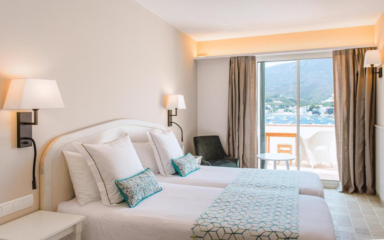 Hotel Playa Sol 카다케스 외부 사진