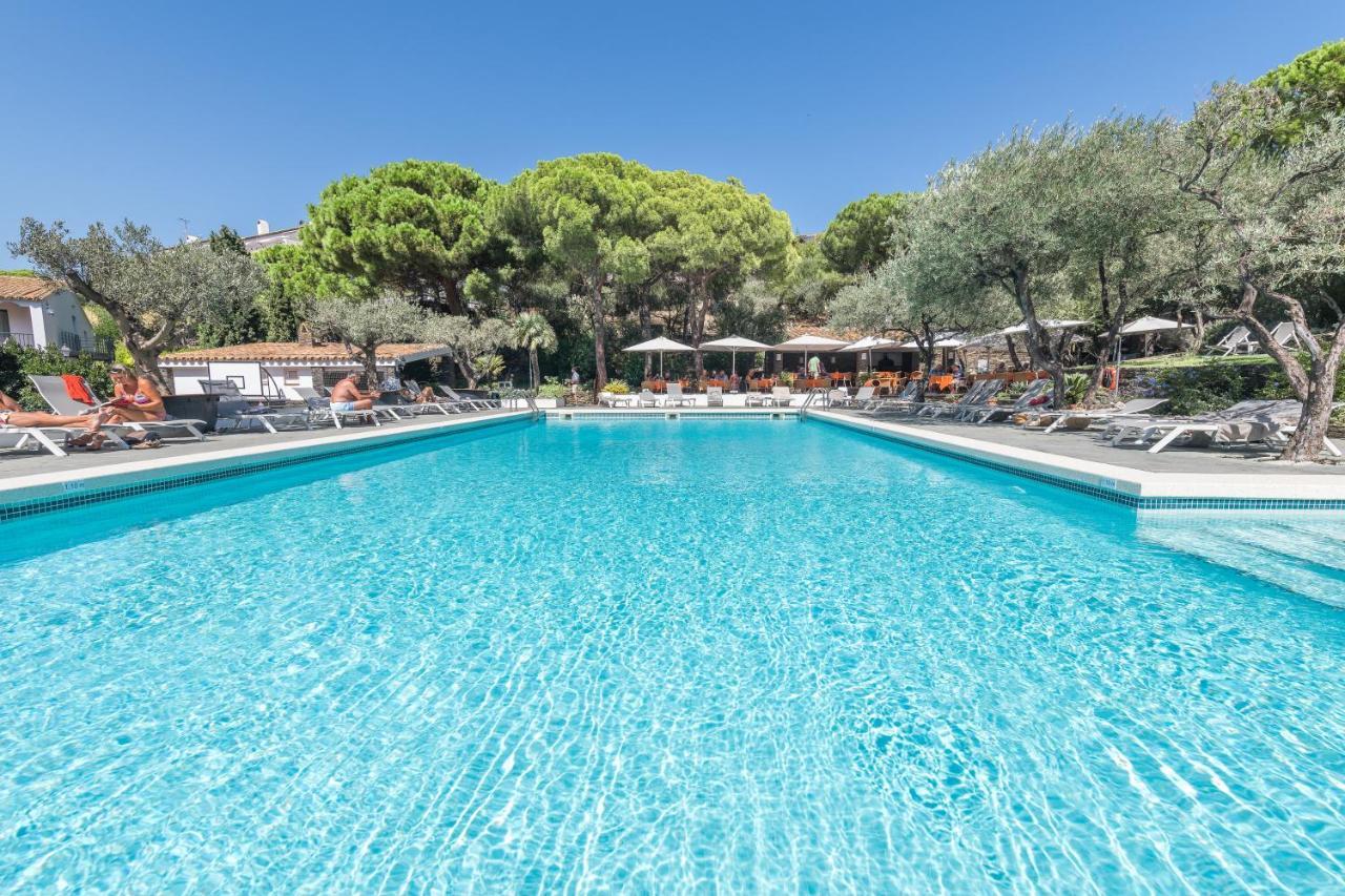 Hotel Playa Sol 카다케스 외부 사진