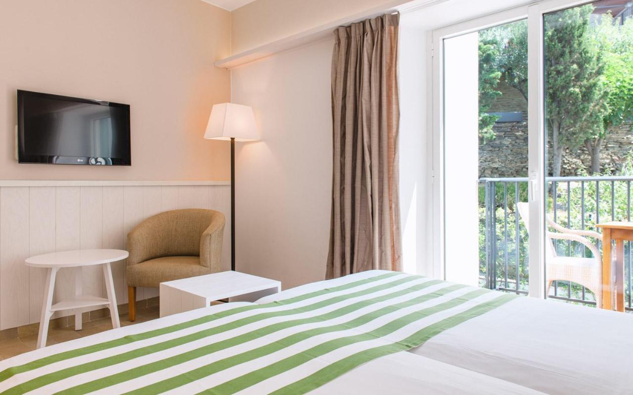 Hotel Playa Sol 카다케스 외부 사진