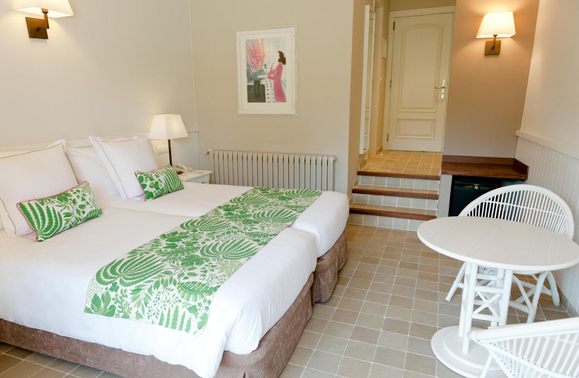 Hotel Playa Sol 카다케스 외부 사진